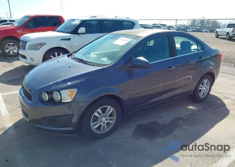 2013 Chevrolet Sonic Lt Auto z USA, uszkodzony, nr VIN 1G1JC5SG9D4200983